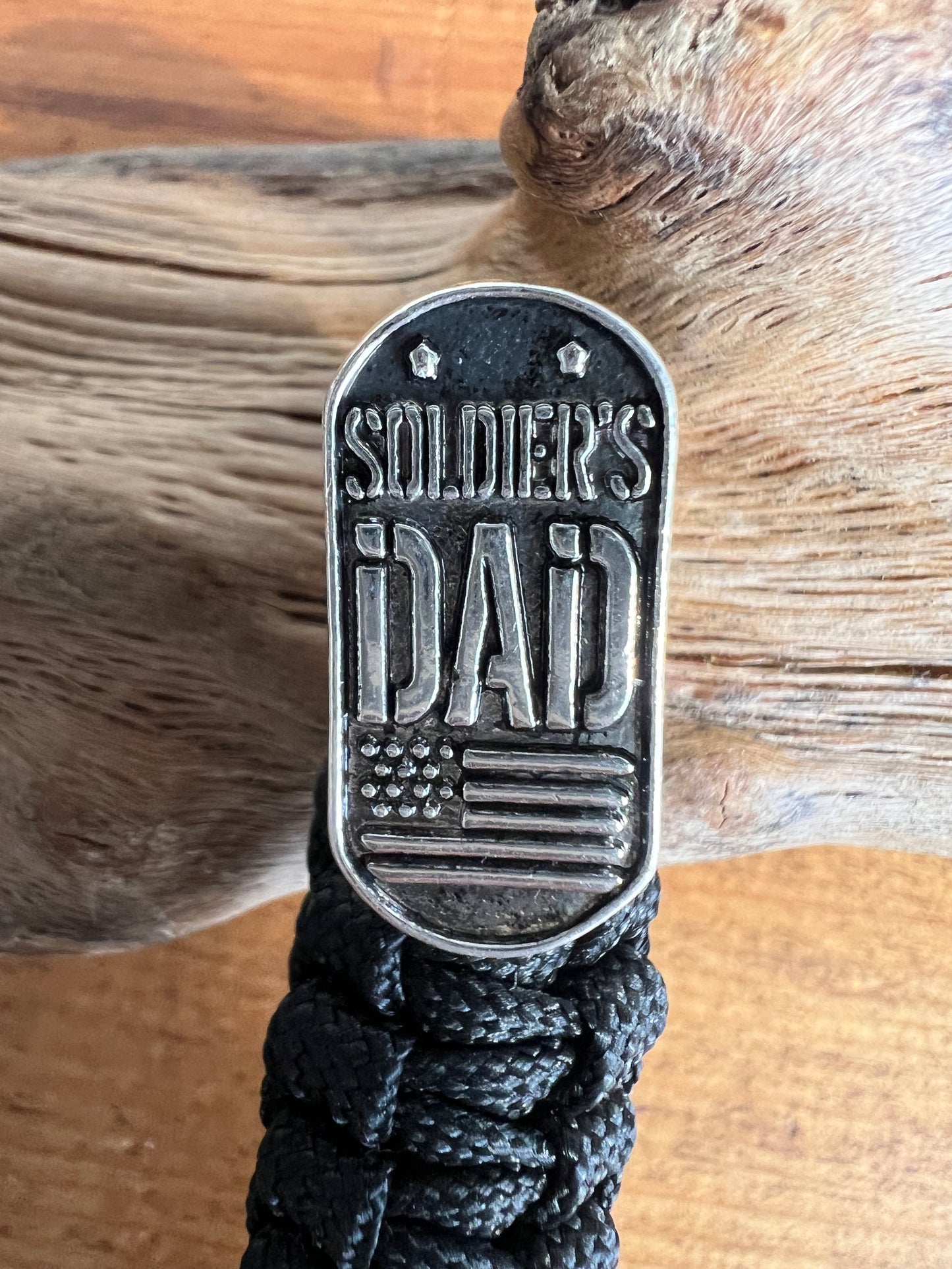 Soldier's Parents Dad Mom Paracord Bracelet – Tactical Survival Bracelet with Button Loop Closure
